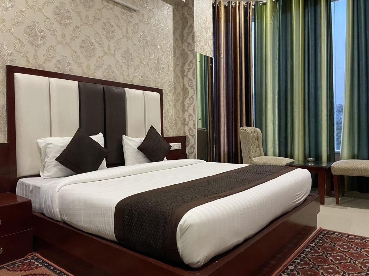 Sumedha G Village Resort And Spa Raiwala 外观 照片