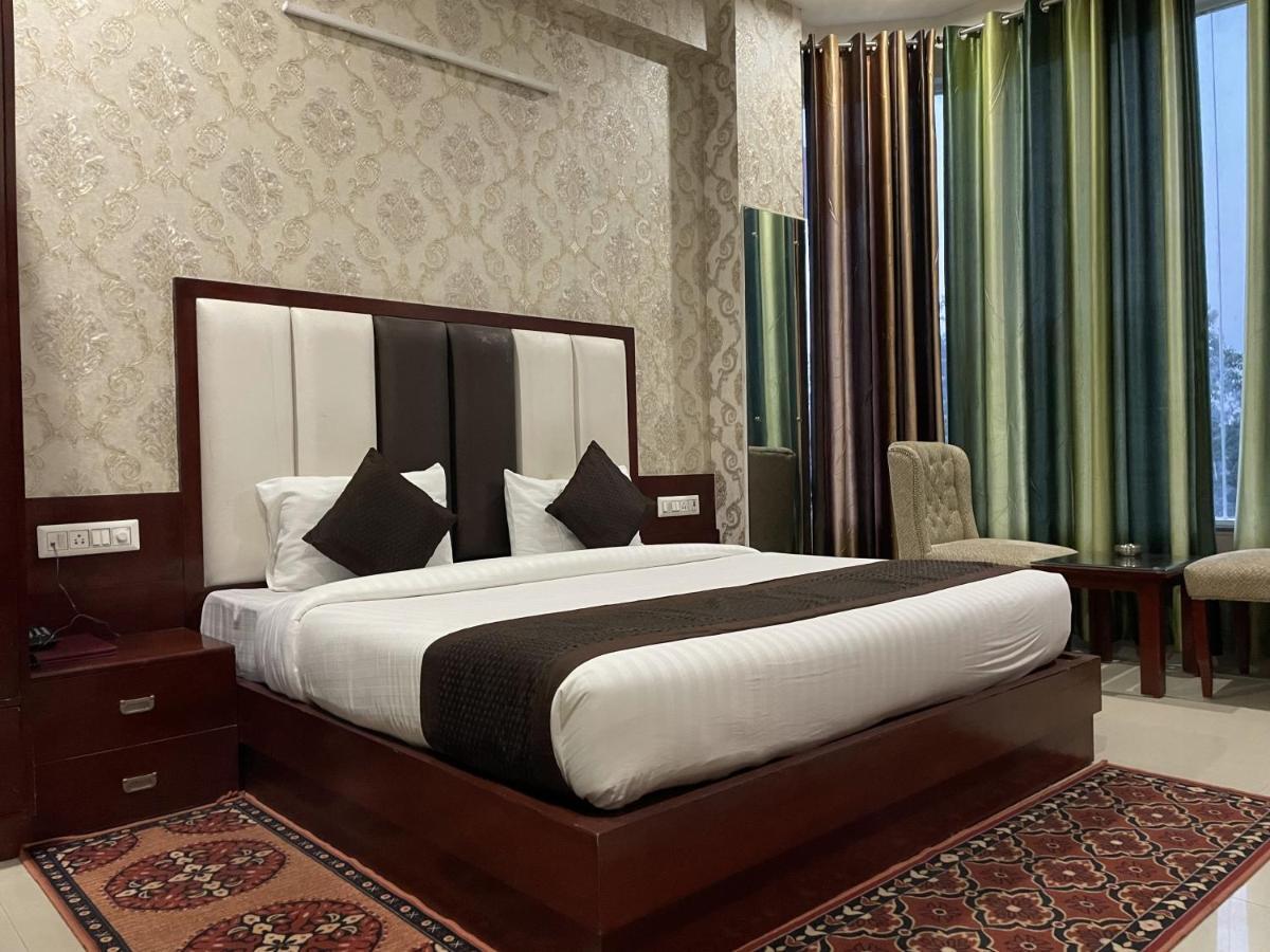 Sumedha G Village Resort And Spa Raiwala 外观 照片